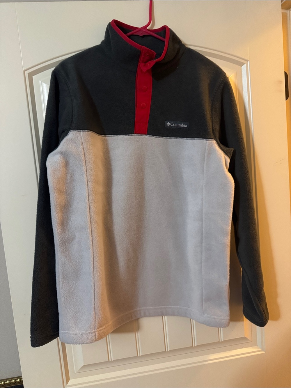 Columbia Two-Tone Gray Fleece Snap Pullover with Red Placket